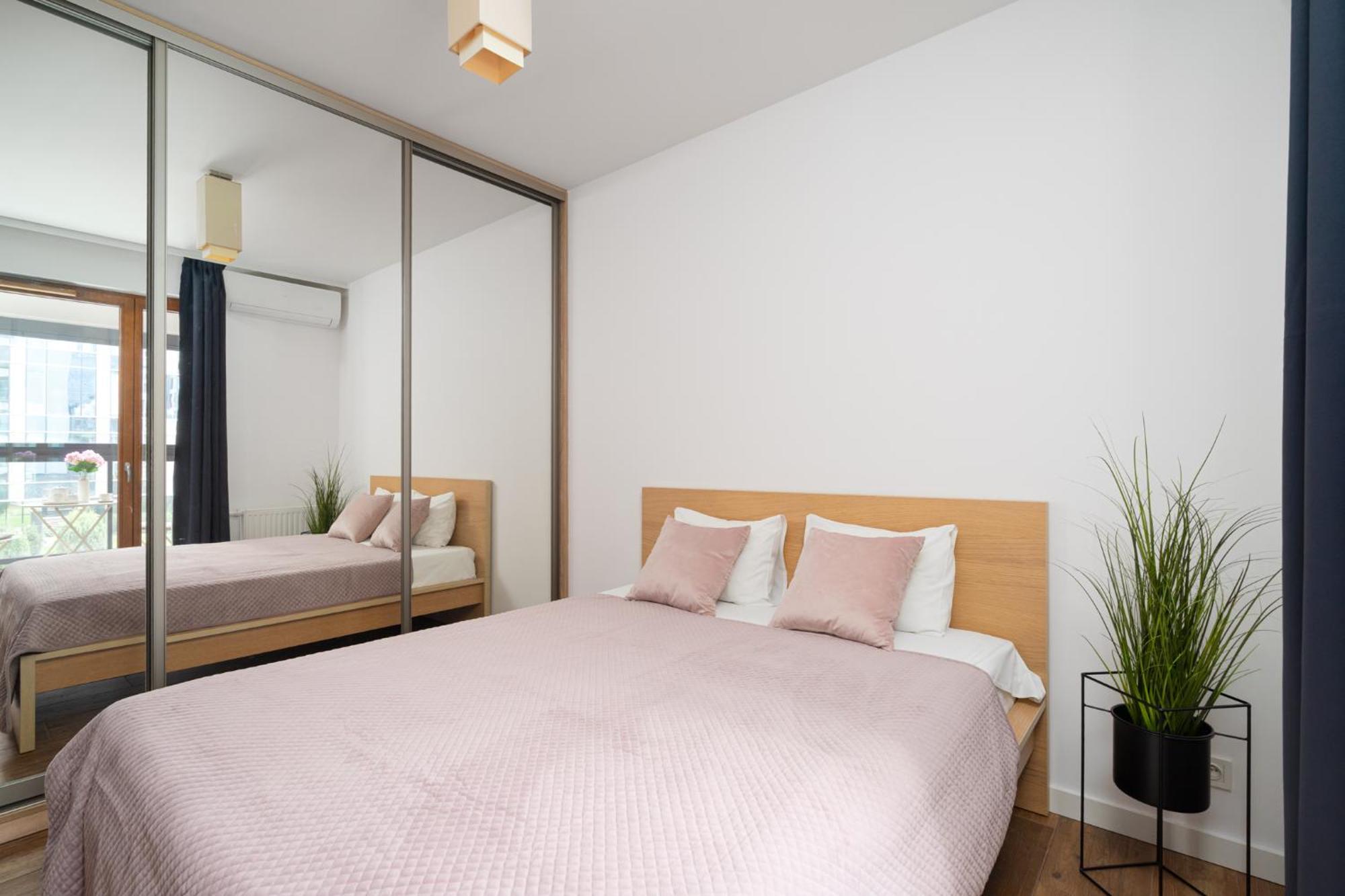 Golden Apartments Warsaw - Big Apartment In Luxury Building Near Metro Station-Grzybowska 85-5 Dış mekan fotoğraf